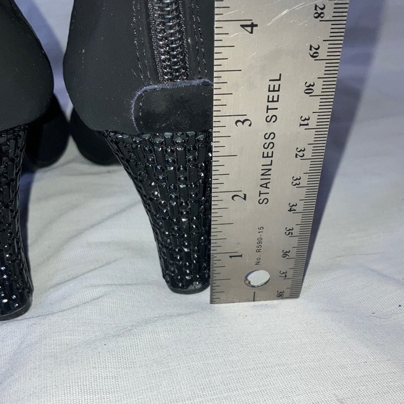 Size 42 women’s Chic Black Embroidered lace Ankle Booties - Picture 7 of 16